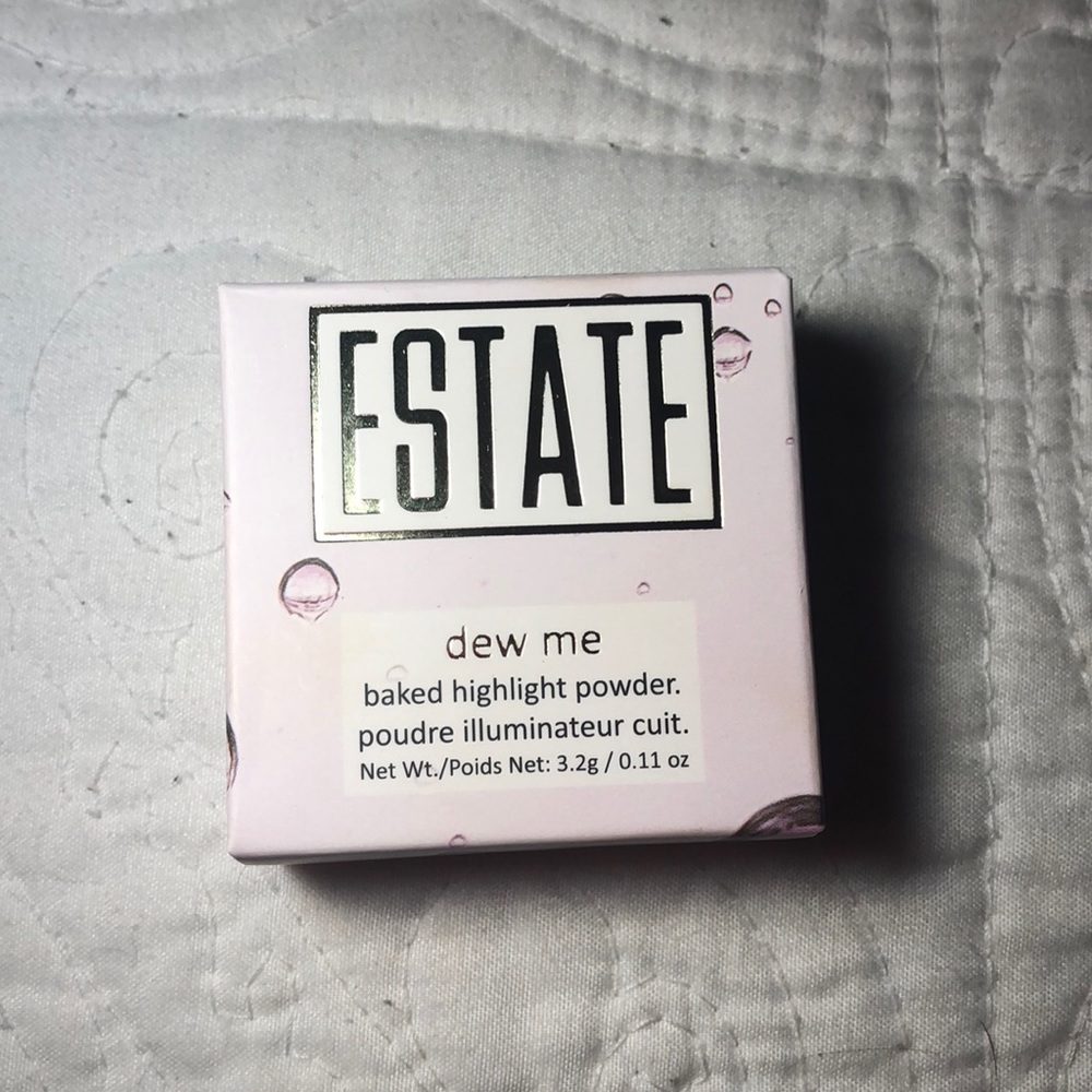 Estate Dew Me baked highlight powder